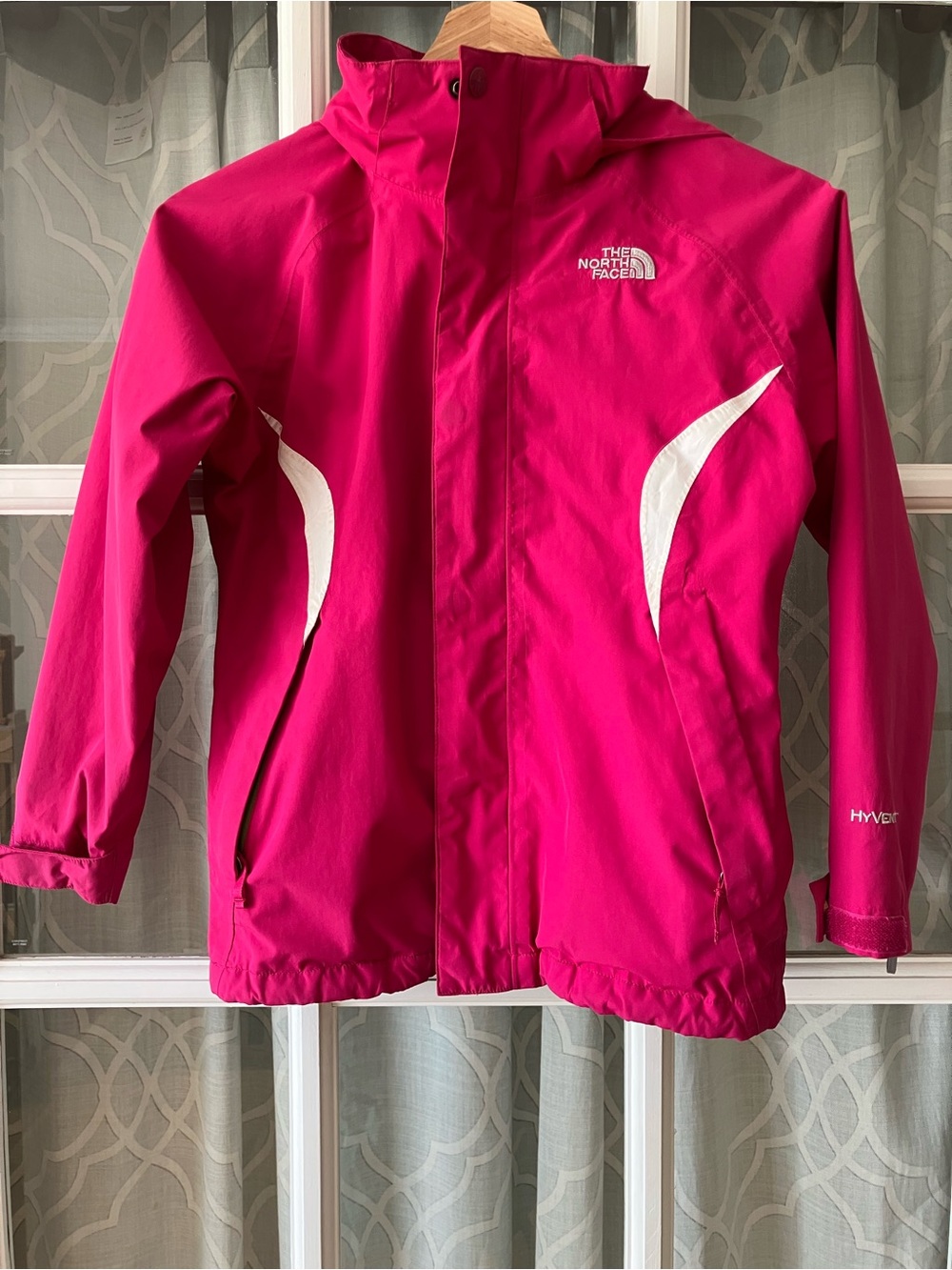 The North Face Girls’ size 7/8 jacket with removable hood
